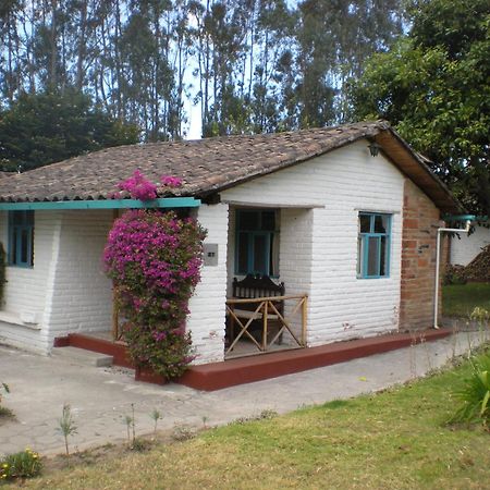Las Palmeras Inn Otavalo Buitenkant foto