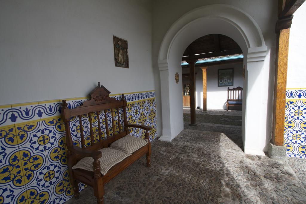Las Palmeras Inn Otavalo Buitenkant foto