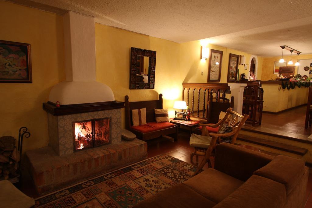 Las Palmeras Inn Otavalo Buitenkant foto