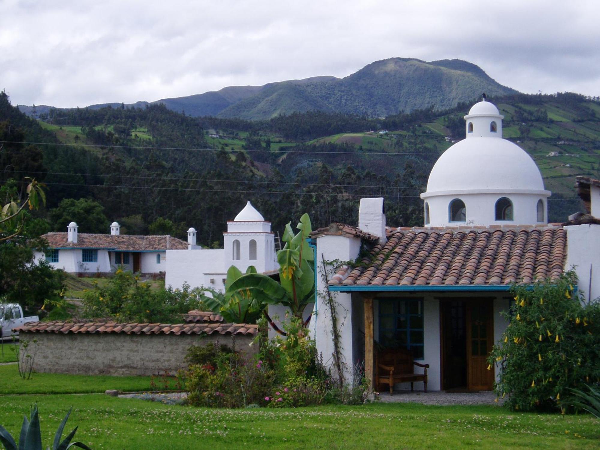 Las Palmeras Inn Otavalo Buitenkant foto