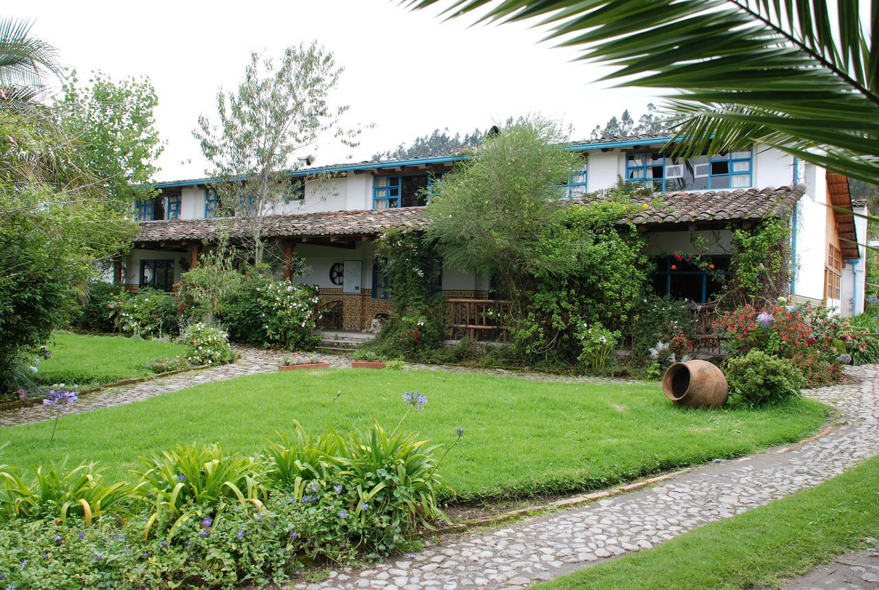 Las Palmeras Inn Otavalo Buitenkant foto